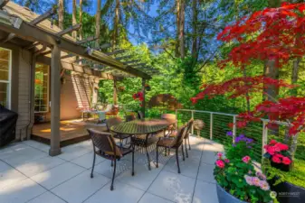 Side view of the patio. Slider to the inside of the house to the left. Very peaceful.