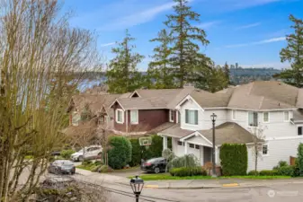 Coveted neighborhood on Finn Hill. Near parks and minutes to the lake.