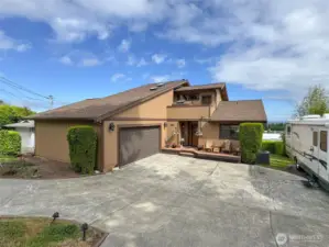 NW Contemporary Home