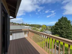 Deck off Primary