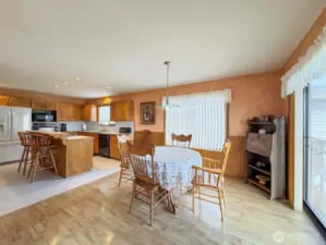 Kitchen/Dining Space