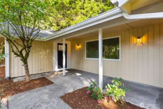 Covered front patio to front door