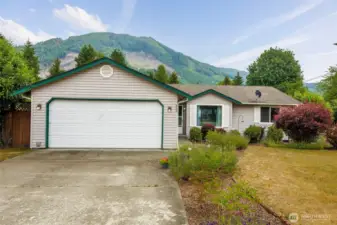 Attached 2 Car Garage