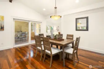 Dining room.