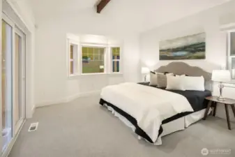 Primary suite on main. Brand new high end carpeting throughout.