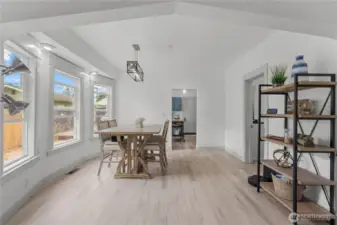 Dining Area (2)