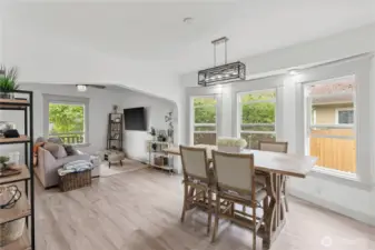 Dining Area (3)
