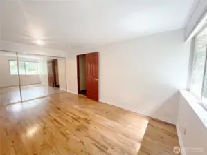 Bedroom 3 sliding mirror closet doors