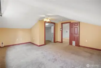 Bedroom 4 with closet