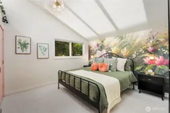 Now bopping up to the upper floor primary suite, vaulted ceilings, & starburst chandelier.
