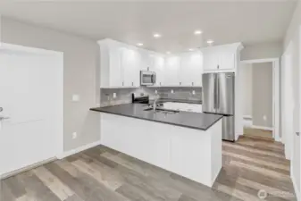 ADU with separate entrance: 2 bedroom 1 bath