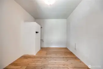 Additional room in garage. Was used as a Tiki bar.