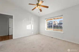 primary en-suite looking at door to hallway, brand new carpet