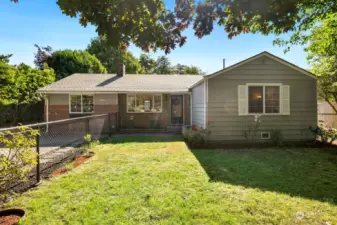 Great 4 bedroom home on quiet street in West Seattle!