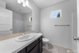 Photographs are for illustrative purposes only. Features, finishes, interior/exterior colors, landscaping and floorplan shown may vary from actual homes built.