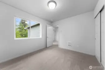 Photographs are for illustrative purposes only. Features, finishes, interior/exterior colors, landscaping and floorplan shown may vary from actual homes built.
