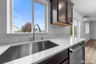 Photographs are for illustrative purposes only. Features, finishes, interior/exterior colors, landscaping and floorplan shown may vary from actual homes built.
