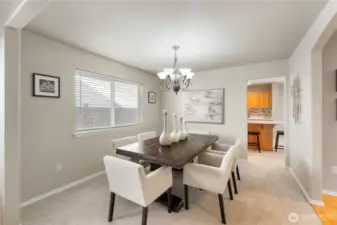 Entertaining size dining room.