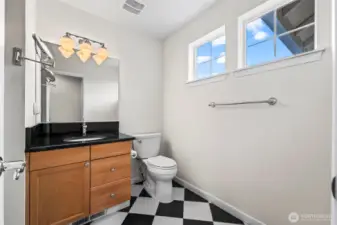 2nd floor full bathroom