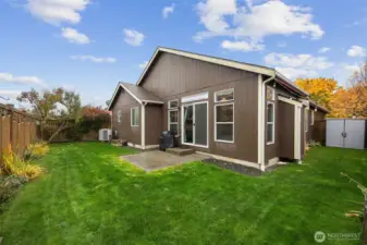 Nice sized backyard with plenty of usable space!