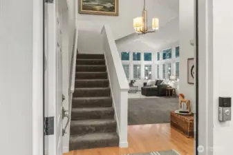 Shall we ascend? Let’s discover the treasures awaiting upstairs!1.7sFast