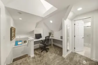 The office counter is easily removable, freeing you to transform this versatile nook into whatever your heart desires—perhaps a cozy reading retreat with a plush armchair and floor-to-ceiling bookshelves, a vibrant art studio bathed in natural light, or a serene yoga corner with soft mats and tranquil views? What would you dream up for this space?