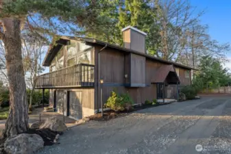 Front Private driveway