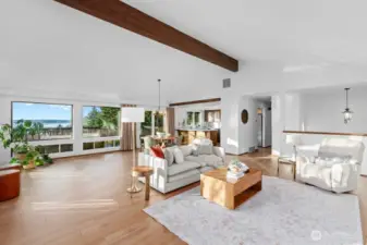 Tall ceilings in Great room