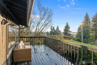 Deck off dining room