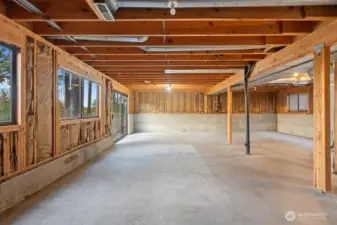 Giant basement waiting for you and your ideas