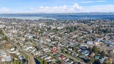 Close to the shores of Lake Washington and the bustling shops, dining, and amenities of Columbia City.