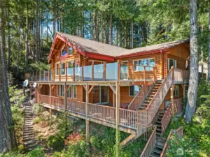A log cabin with character. A view with no limits. Welcome home.