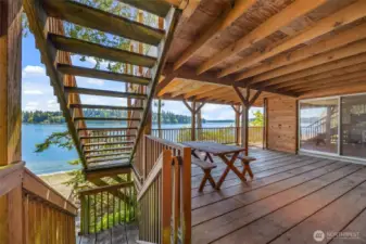 From morning coffee to evening sunsets, this two-level deck brings the outdoors in.
