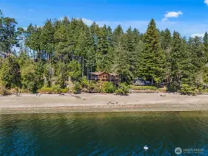 From sunrise walks to sunset views, this waterfront is made for living your best life.