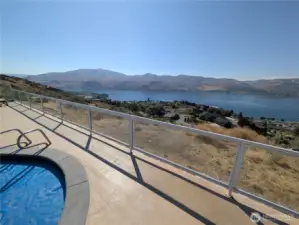 180 degree views of Lake Chelan
