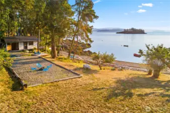 Boat house makes a great office and guest house. Former trailer parking area makes great dance floor for large gatherings and boathouse as staging area for catering.