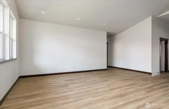 Photos of a similar house in the neighborhood