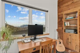 Office space w a view!