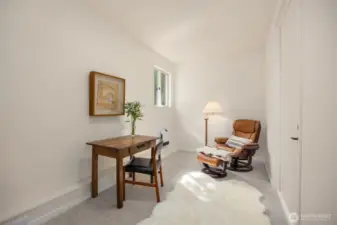 The newly finished office space is ideal for focused work or creative projects.