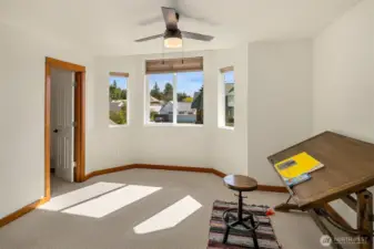 Upstairs 2nd bedroom with walk in closet