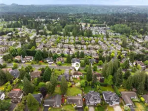 Craftsman home, walkable neighborhood, and easy access to shopping and dining. Don't miss out. Hurry!!