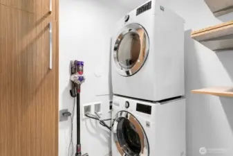 Utility room on mid-level