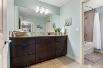 Upper level full bathroom