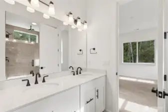 ***Actual Home *** Primary bath