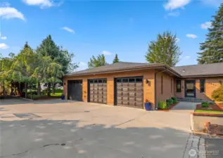 3 car garage