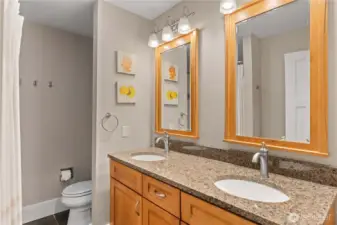 2nd Bathroom