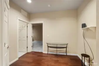 Nook area off primary bedroom office space