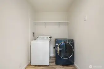 Laundry w/mud room