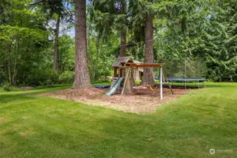 Play yard, rope swing & trampoline included!