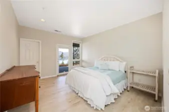 Guest bedroom 3